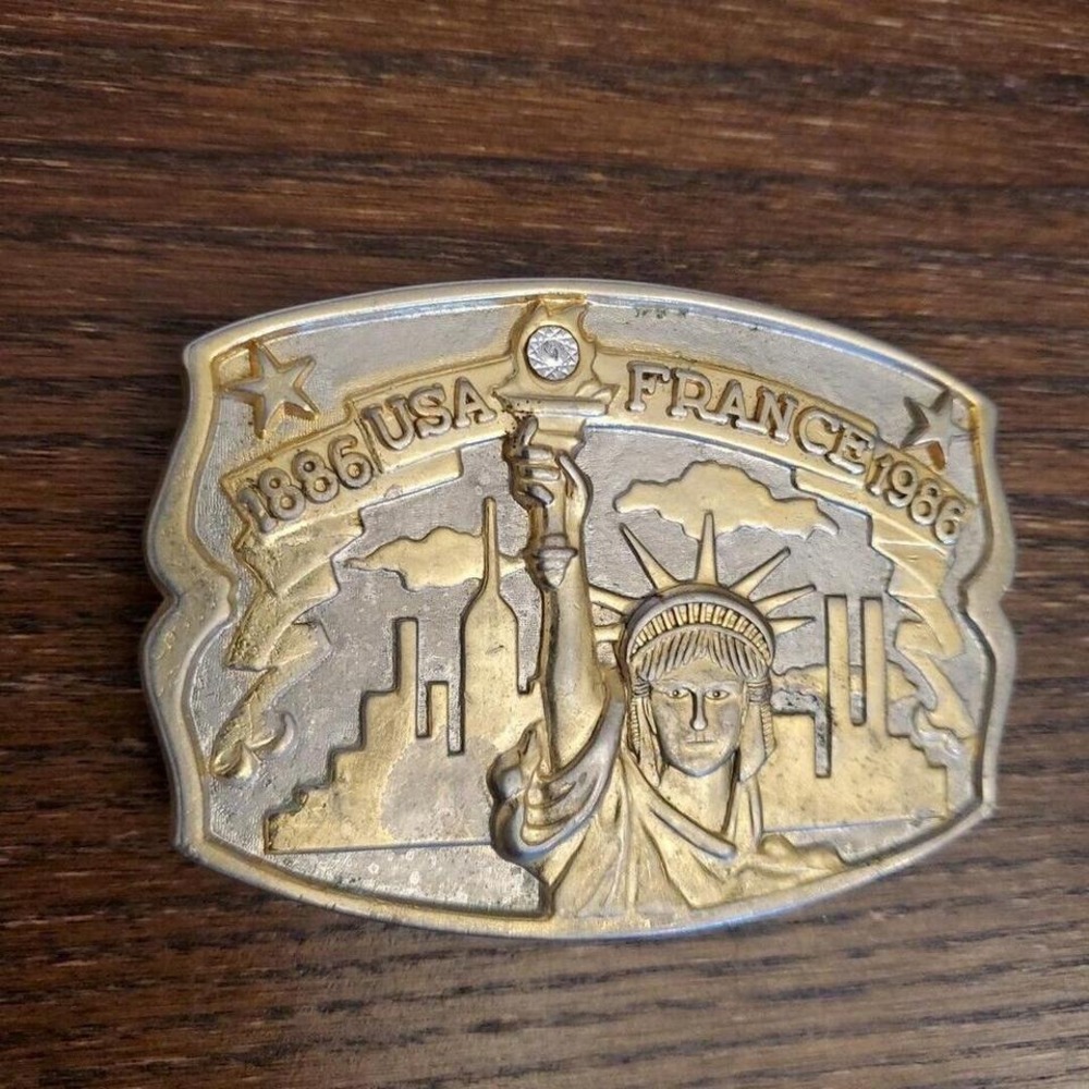 Limited Edition Gold and Silver Buckle from The Hanmond Int'l‎ Mint